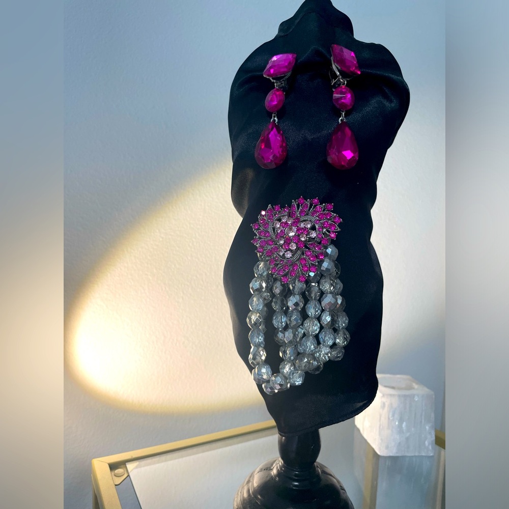 Sparkling Fuchsia Crystal Bracelet and earrings!!✨💗